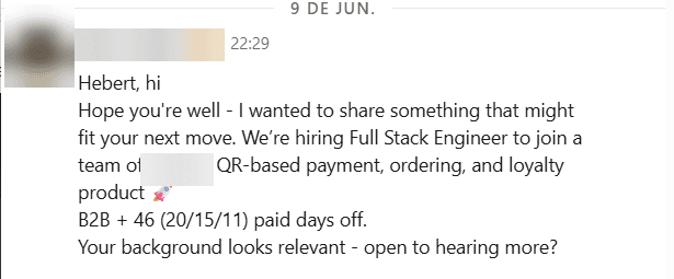 Mensagem de um recrutador no LinkedIn, de 9 de junho, com nome, foto e empresa borrados